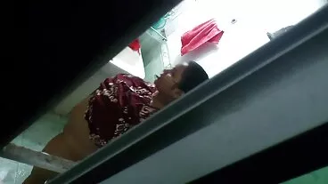 Η καταπληκτική MILF με μεγαλόσωμα δωρεαν βιντεο πορνο η Νικόλ Άνιστον γαμάει με έναν καυλιάρη θετό γιο