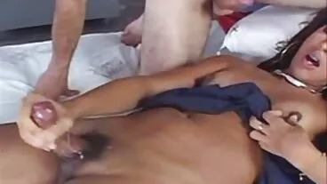 Ο σγουρομάλλης έφηβος με μικρά βυζιά ο Bunny Love θέλει τον χοντρό πούτσο δωρεαν πορνο ταινιεσ του