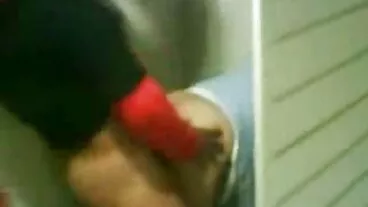 Η δωρεαν βιντεο πορνο Slutty κούκλα Lily Glee δημιουργείται για σκληροπυρηνικό πρωκτικό σεξ