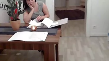 Το μοντέλο ομορφιάς Richelle Ryan γαμιέται από ένα μακρύ μαύρο πέος ταινιεσ πορνο δωρεαν