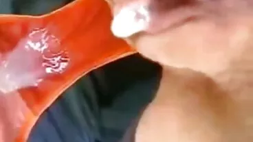 Τα φοβερά μοντέλα Τζίνα Βαλεντίνα και Γουίτνεϊ Ράιτ γαμούνται στον καναπέ δωρεαν πορνο ταινιεσ