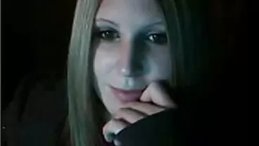 Η πρόστυχη μελαχρινή με κάλτσες Η Μέγκαν Ρέιν πηδάει δωρεαν ελληνικα βιντεο πορνο πάνω σε ένα τεράστιο μπέρδεμα