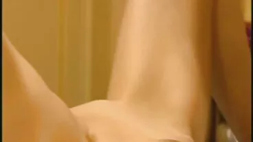 Η εντυπωσιακή λεπτή μελαχρινή Ariana Shaine γαμιέται δωρεαν ταινιεσ πορνο