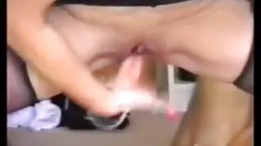 Το Ultimate MILF Nina Hartley ανοίγει τη σφιχτή ταινιεσ δωρεαν πορνο τρύπα της για έναν αρκετά μεγάλο κόκορα