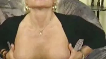 Οι καυτές Amanda Clarke και Tina δωρεαν πορνο βιντεο Gray λάμπουν σε ένα βίντεο του BTS