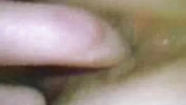 Η λεπτή έφηβη πορνο βιντεο δωρεαν τσούλα Katya Rodriguez παίρνει ένα μεγάλο πουλί στο στόμα της