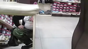 Η μεγαλόστομη μελαχρινή Dominno κολλάει ένα παιχνίδι στη σφιχτή δωρεαν πορνο τσατ ελληνικο υγρή ρωγμή της