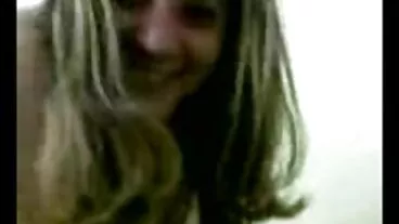 Η δεμένη καλλονή Lola Myluv θέλει να ευχαριστήσει τον kinky αφέντη της ελληνικο πορνο δωρεαν