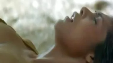 Ο όμορφος μπούστος άγγελος Amaya May παίζει με τη μικρή της τρύπα πορνο τσοντεσ δωρεαν
