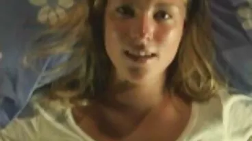 Η μαύρη θεά Kinsley Karter ανοίγει την πύλη της πορνο ταινιεσ δωρεαν για ένα λευκό αεροπλάνο