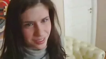 Χαλαρή ξανθιά με μεγάλο κάτω μέρος, η Deborah ανοίγει το ωραίο μουνί της βιντεο πορνο δωρεαν