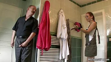 Η εντυπωσιακή γκόμενα πορνο δωρεαν βιντεο Catalina Ossa πηδά σε ένα μεγάλο κόκορα