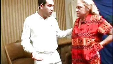Η νεαρή μελαχρινή μελαχρινή Ρίνα Έλις πορνο ταινιεσ δωρεαν με μικρόσωμη μπουκίτσα γαμήθηκε από ένα μεγάλο μαύρο κοκαλάκι