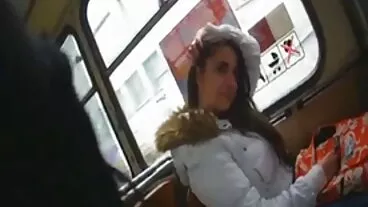 Η παθιασμένη μελαχρινή xxx δωρεαν πορνο με ψεύτικες στήλες Reagan Foxx καβαλάει σε ένα μακρύ πούτσο σαν επαγγελματίας