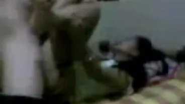Σκληρή διαφυλετική ταινιεσ δωρεαν πορνο πρωκτική δράση με μια όμορφη παιχνιδιάρικη έφηβη Harmony Wonder