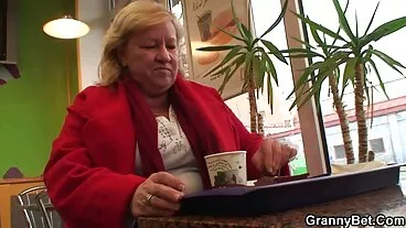 Η χαριτωμένη δωρεαν ελληνικα πορνο βιντεο μελαχρινή μελαχρινή Ράιλι Τζιν καρφώθηκε όμορφα από ένα μεγάλο πέος