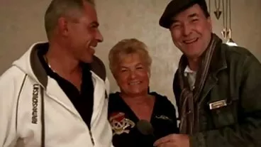 Η σαγηνευτική μελαχρινή Olivia Lua γαμιέται δωρεαν ταινιεσ πορνο σε ένα αντίστροφο βίντεο με καουμπόισσες