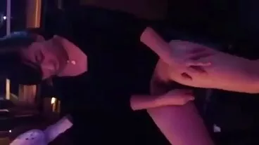 Τα μωρά με μεγάλα μπούτια Brandi Love και ελληνικο δωρεαν πορνο Valentina Nappi γαμούν στην κουζίνα