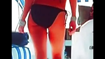 Η μοναχική μακρυμάλλη καυτερή Isabella De Laa δωρεαν πορνο παίζει με το παιχνίδι της